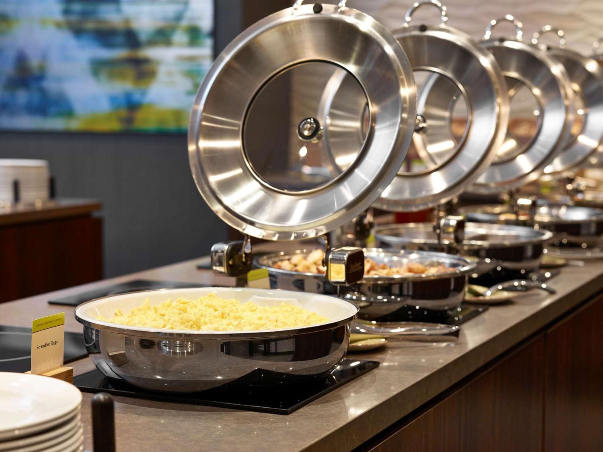 Doubletree By Hilton Hotel & Conference Centre Regina Luaran gambar