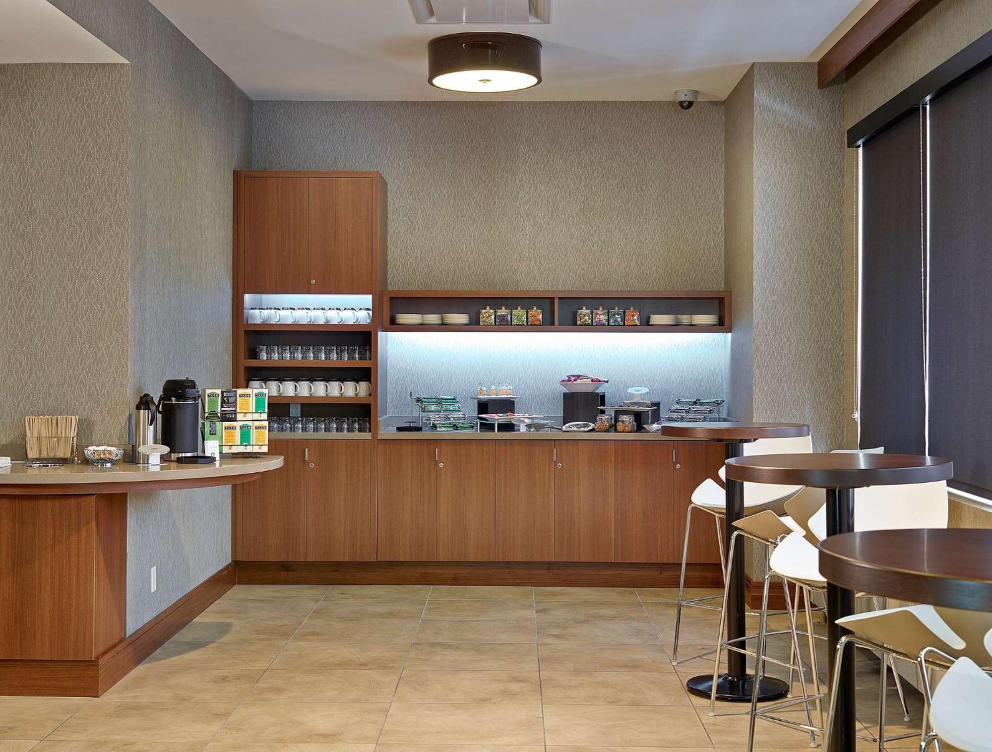Doubletree By Hilton Hotel & Conference Centre Regina Luaran gambar